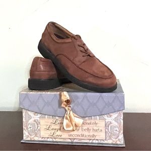 EUC. Rockport men’s leather loafers. Size 11.
